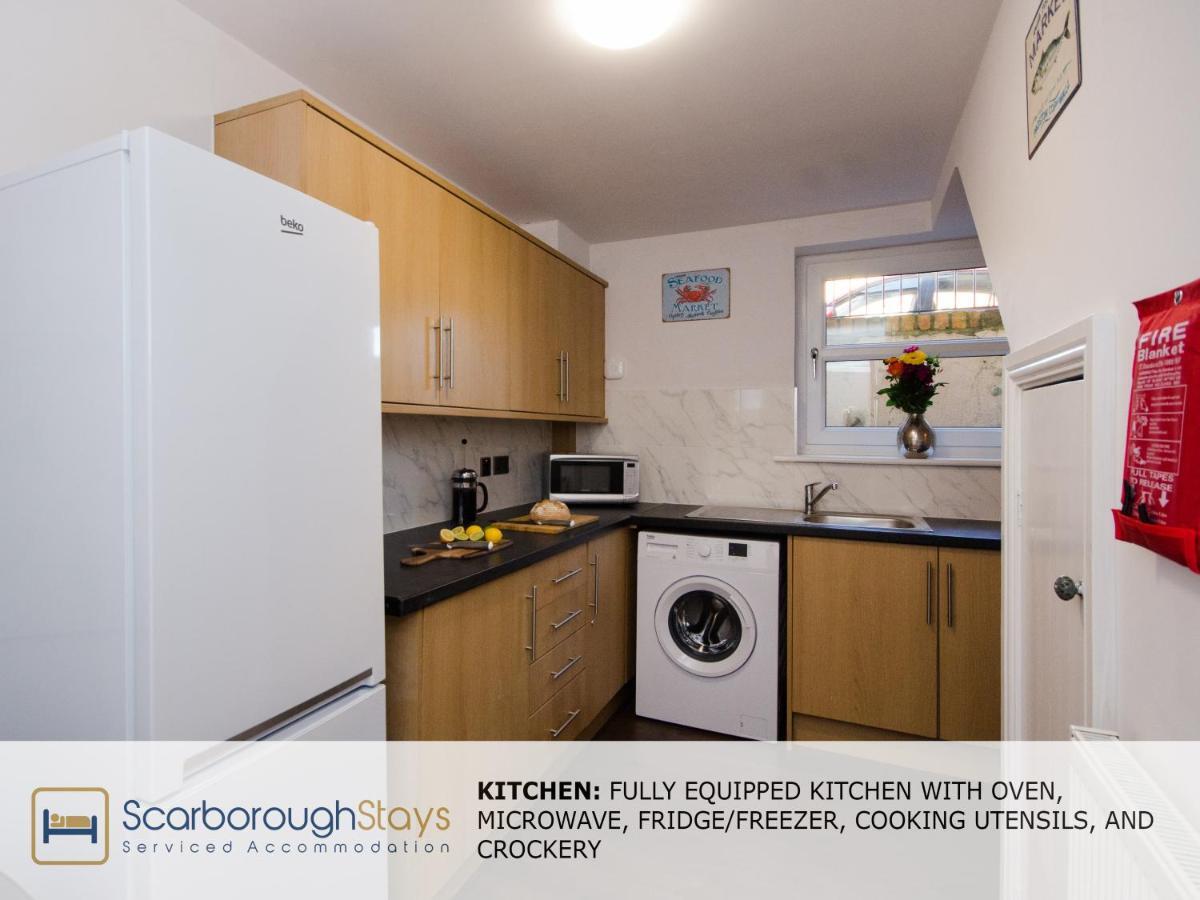 Hibernia Place, 3 Bedroom Townhouse With Patio & Seating Area - Free Parking Scarborough Ngoại thất bức ảnh
