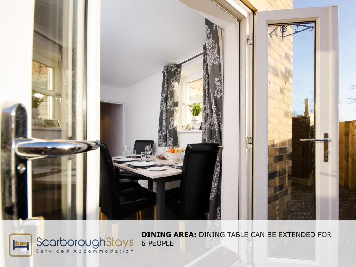 Hibernia Place, 3 Bedroom Townhouse With Patio & Seating Area - Free Parking Scarborough Ngoại thất bức ảnh