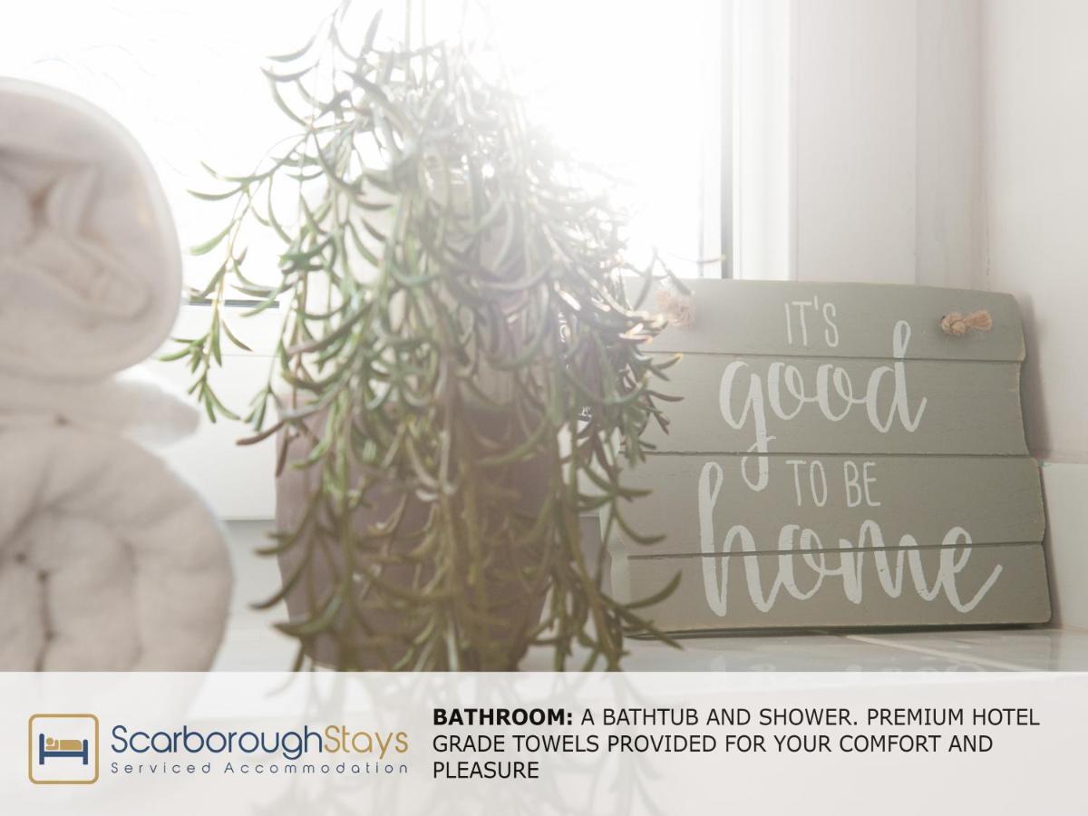 Hibernia Place, 3 Bedroom Townhouse With Patio & Seating Area - Free Parking Scarborough Ngoại thất bức ảnh