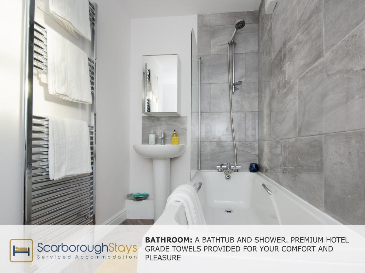 Hibernia Place, 3 Bedroom Townhouse With Patio & Seating Area - Free Parking Scarborough Ngoại thất bức ảnh
