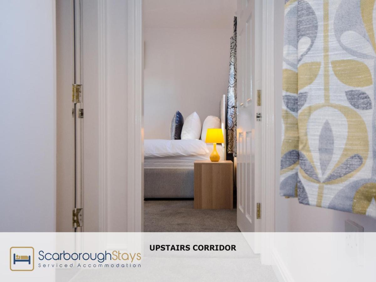Hibernia Place, 3 Bedroom Townhouse With Patio & Seating Area - Free Parking Scarborough Ngoại thất bức ảnh