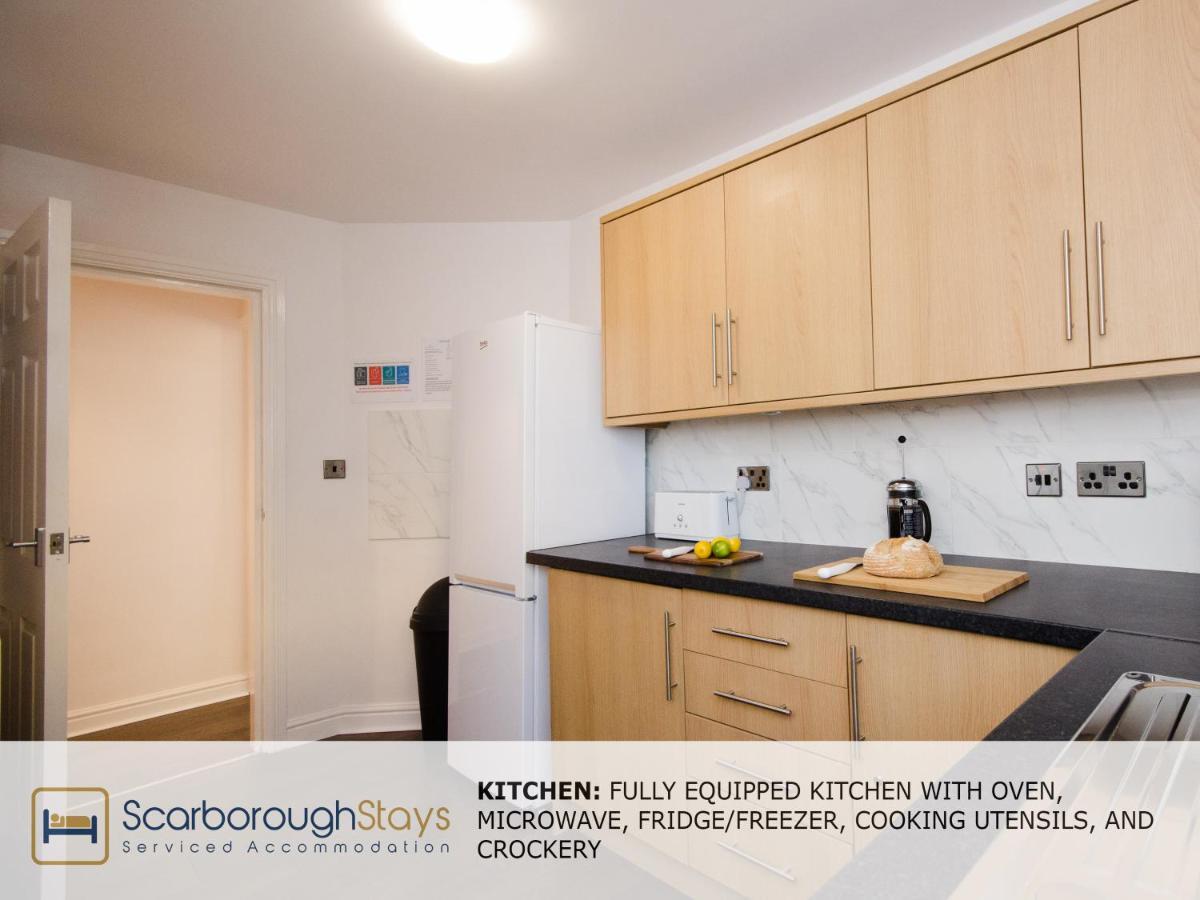 Hibernia Place, 3 Bedroom Townhouse With Patio & Seating Area - Free Parking Scarborough Ngoại thất bức ảnh