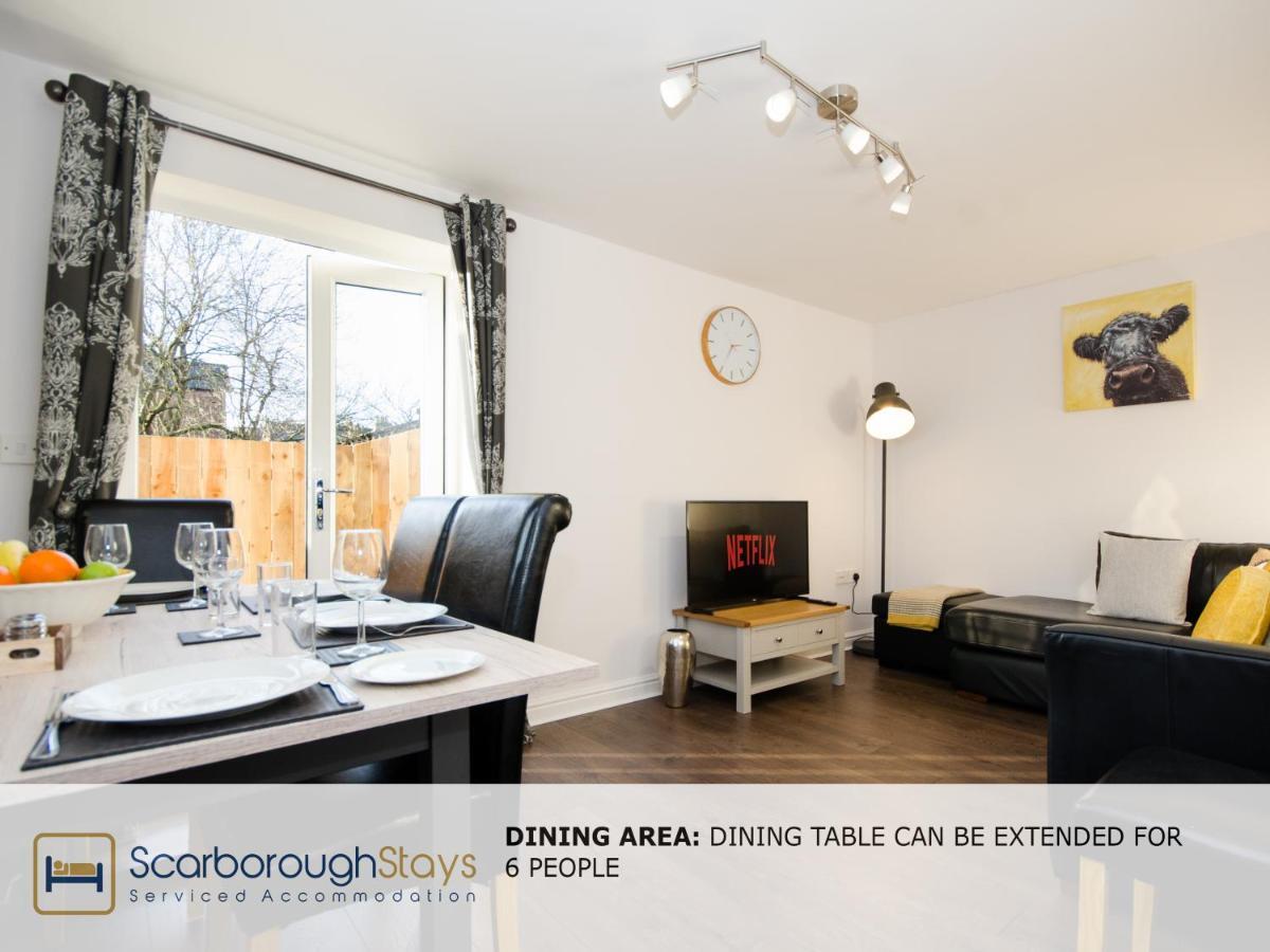 Hibernia Place, 3 Bedroom Townhouse With Patio & Seating Area - Free Parking Scarborough Ngoại thất bức ảnh