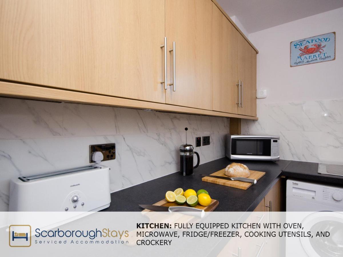Hibernia Place, 3 Bedroom Townhouse With Patio & Seating Area - Free Parking Scarborough Ngoại thất bức ảnh
